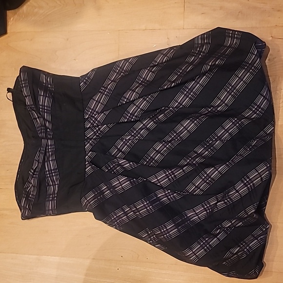 NWT, BCBGMaxAzria Bubble Hem Woven Taffeta Dress - Picture 2 of 4